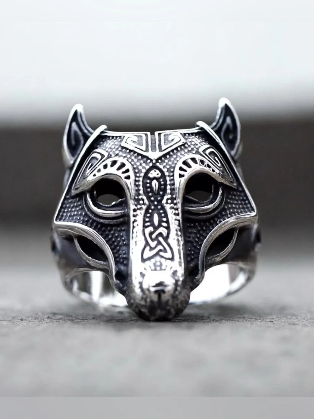 Stainless steel wolf head ring size 12